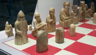 rm-40-lewis-chessmen-board-2